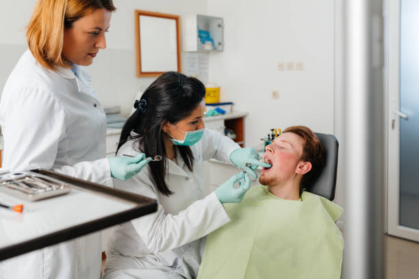 Best Weekend Emergency Dentist in English, IN